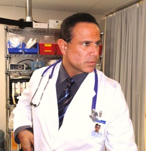 Keith Middlebrook on Set of Southland as Dr Miles